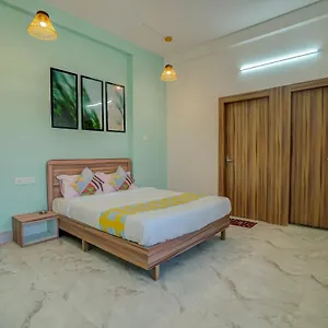 Oyo 79233 Hive Stays Kochi